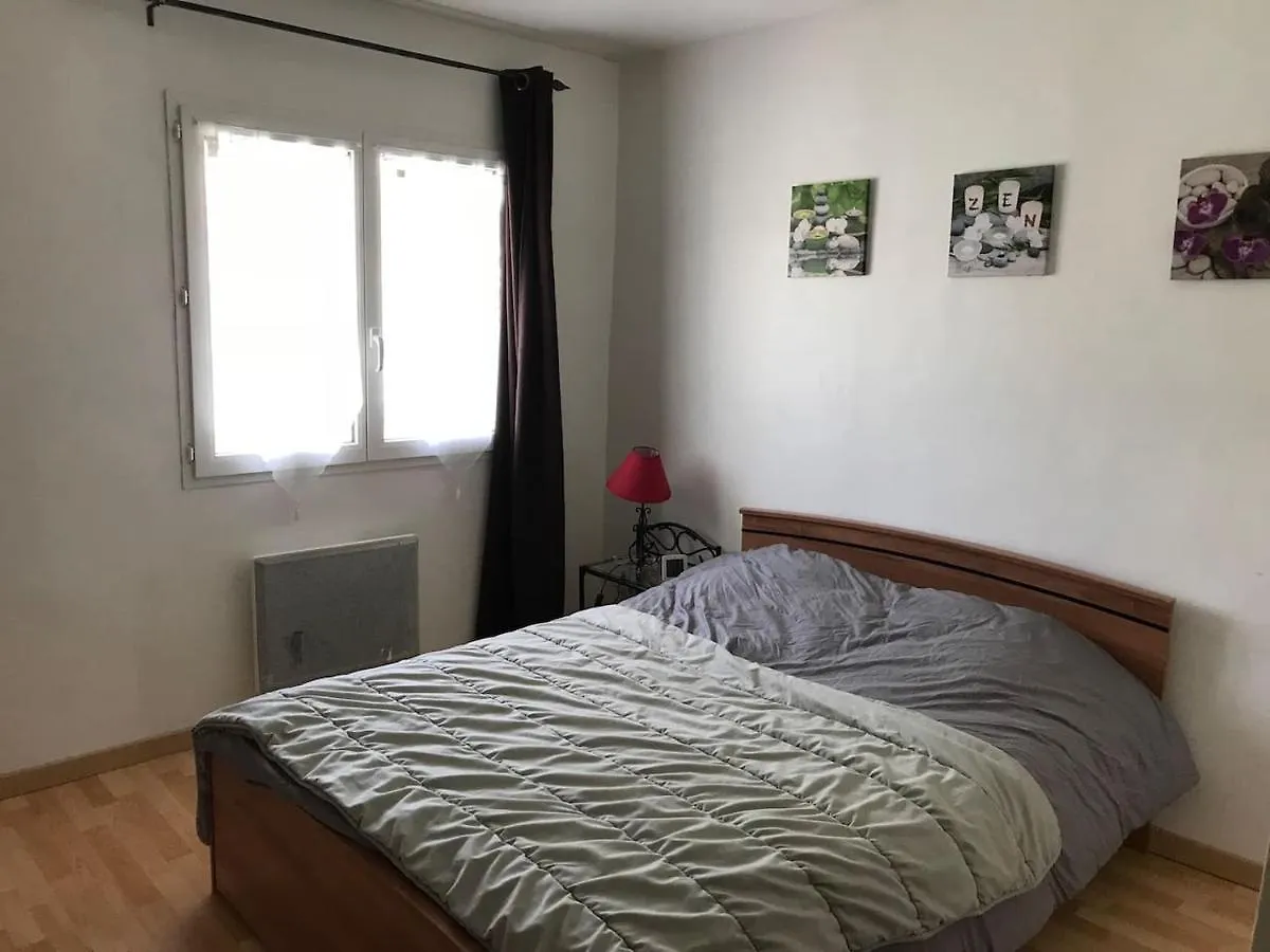 Appartement En Provence Avec Possibilite Garage Motos Et Velo Salernes