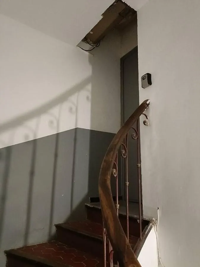 Appartement En Provence Avec Possibilite Garage Motos Et Velo Salernes